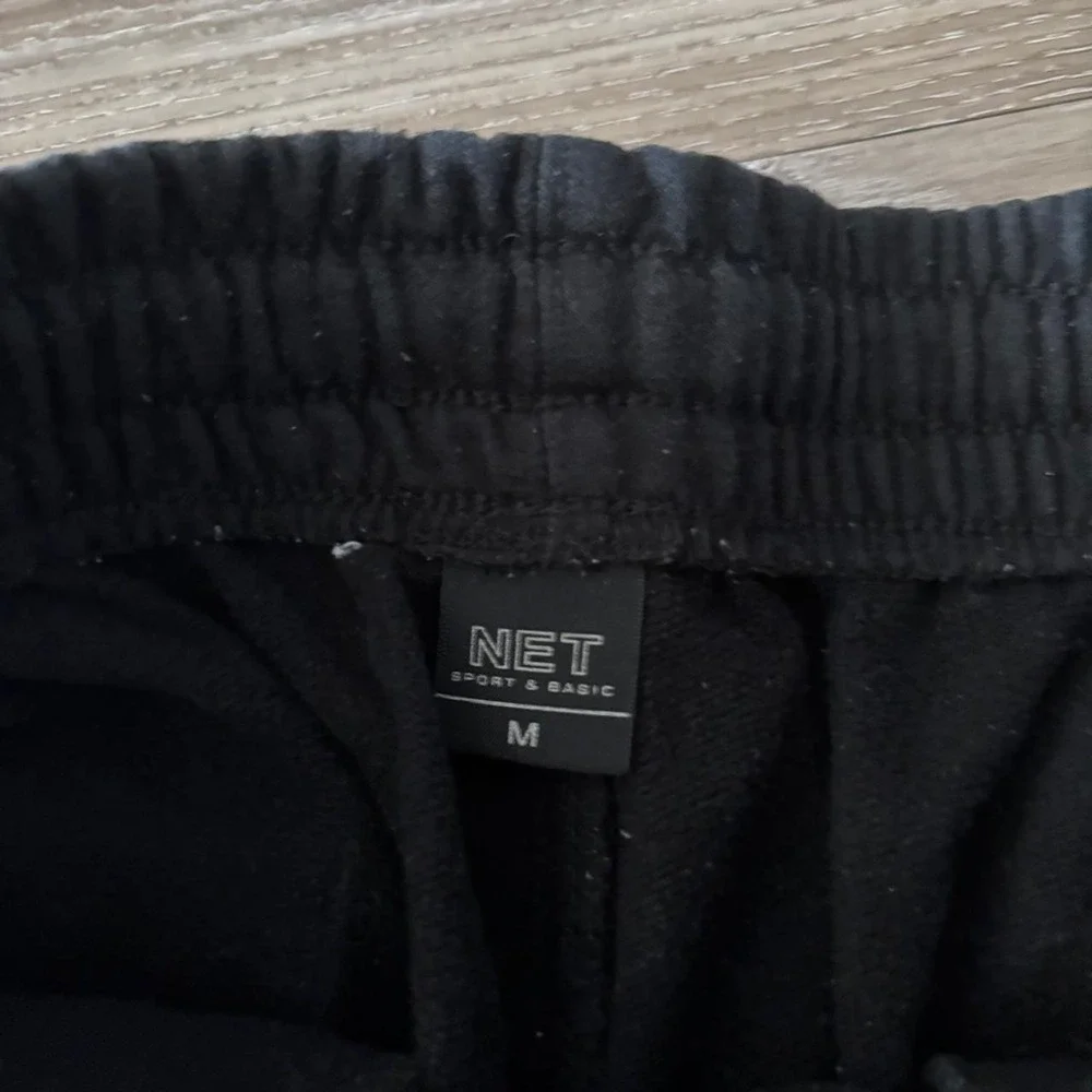 Vintage Y2K/2000s Black Streetwear Essential Sweatpants! Size M